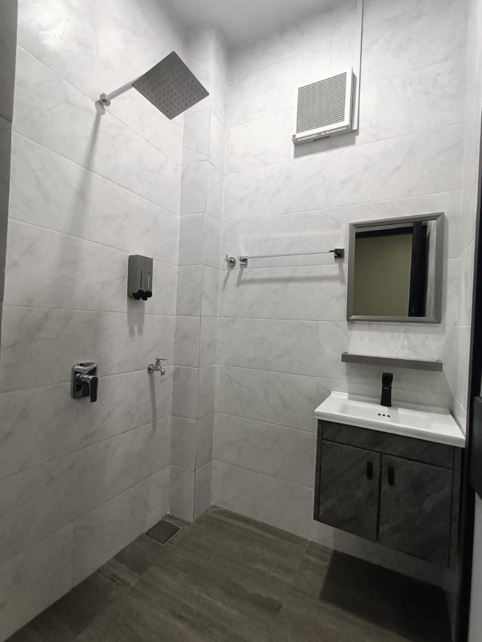 Rina Kemaman Homestay Chukai